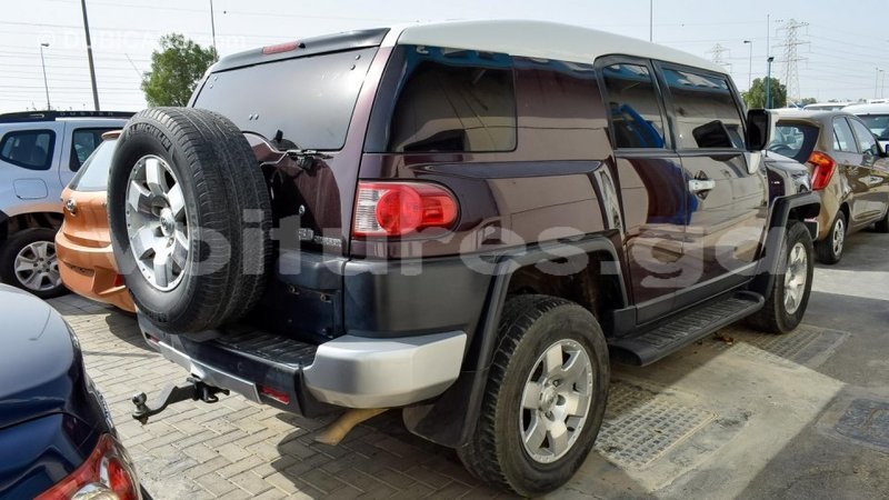 Big with watermark toyota fj cruiser estuaire import dubai 4512