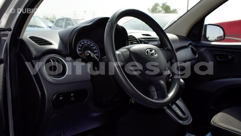 Big with watermark hyundai i10 estuaire import dubai 4513