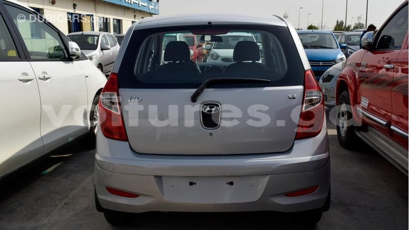 Big with watermark hyundai i10 estuaire import dubai 4513