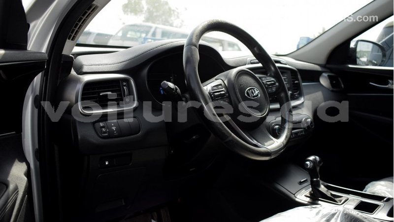 Big with watermark kia sorento estuaire import dubai 4515