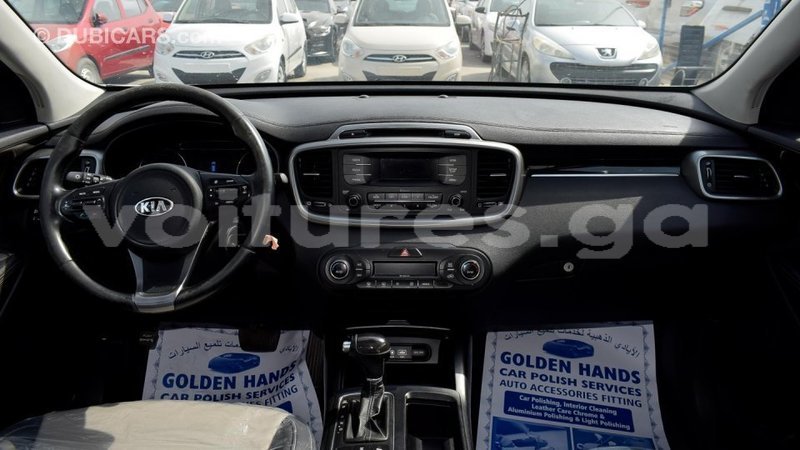 Big with watermark kia sorento estuaire import dubai 4515