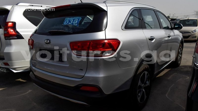 Big with watermark kia sorento estuaire import dubai 4515