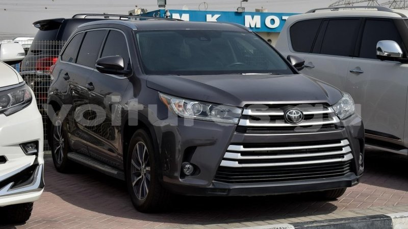 Big with watermark toyota highlander estuaire import dubai 4517