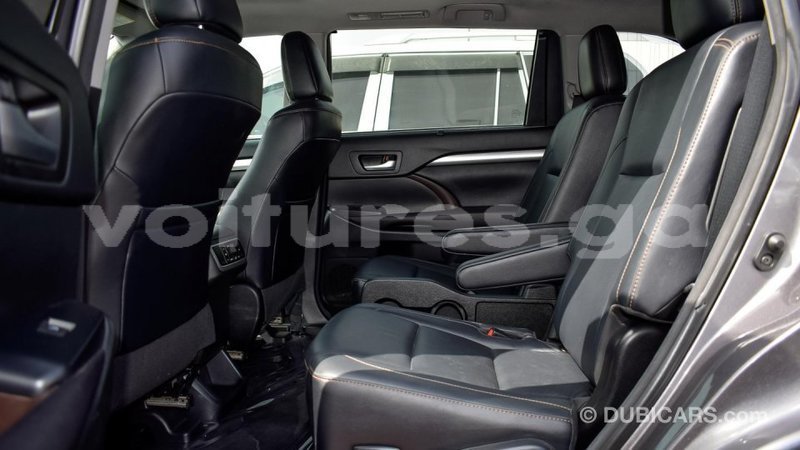 Big with watermark toyota highlander estuaire import dubai 4517