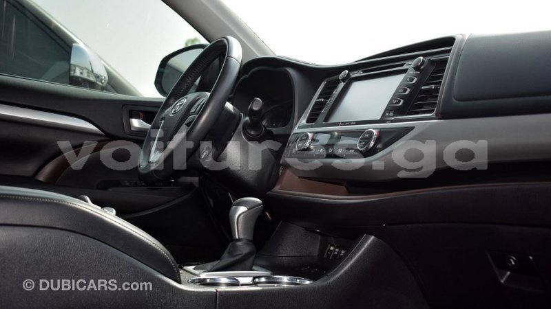 Big with watermark toyota highlander estuaire import dubai 4517