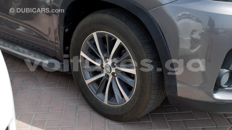 Big with watermark toyota highlander estuaire import dubai 4517