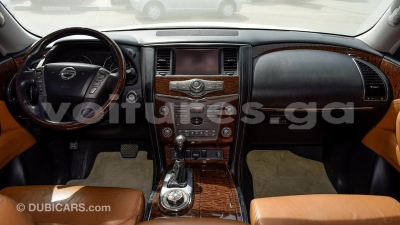 Big with watermark nissan patrol estuaire import dubai 4518