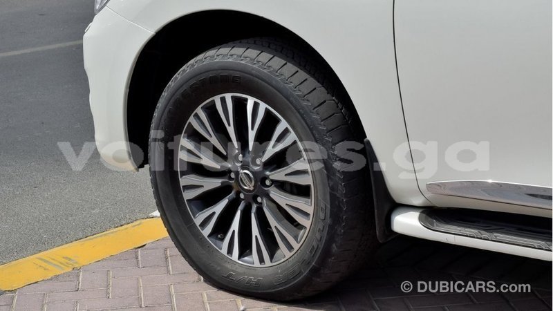 Big with watermark nissan patrol estuaire import dubai 4518