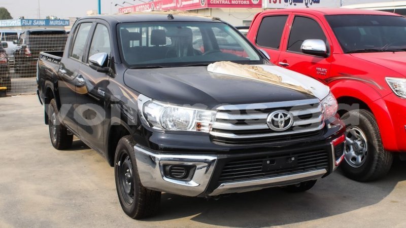 Big with watermark toyota hilux estuaire import dubai 4521