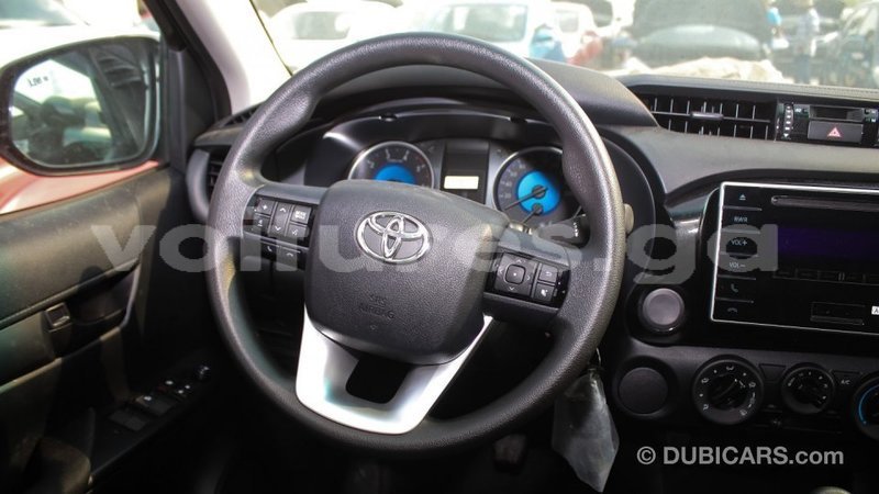 Big with watermark toyota hilux estuaire import dubai 4521