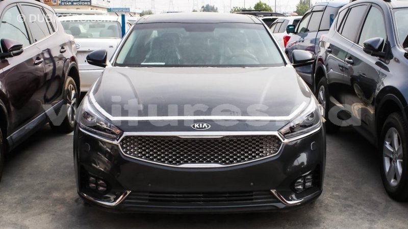 Big with watermark kia cadenza estuaire import dubai 4522