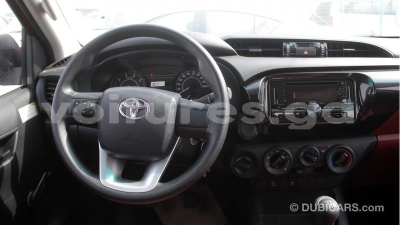 Big with watermark toyota hilux estuaire import dubai 4525