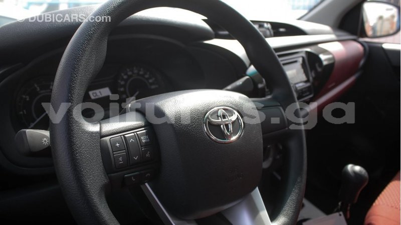 Big with watermark toyota hilux estuaire import dubai 4525