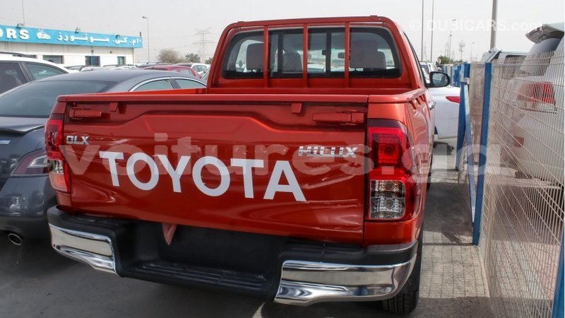 Big with watermark toyota hilux estuaire import dubai 4525