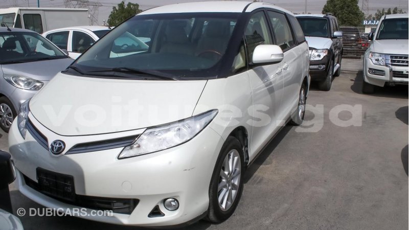 Big with watermark toyota previa estuaire import dubai 4526