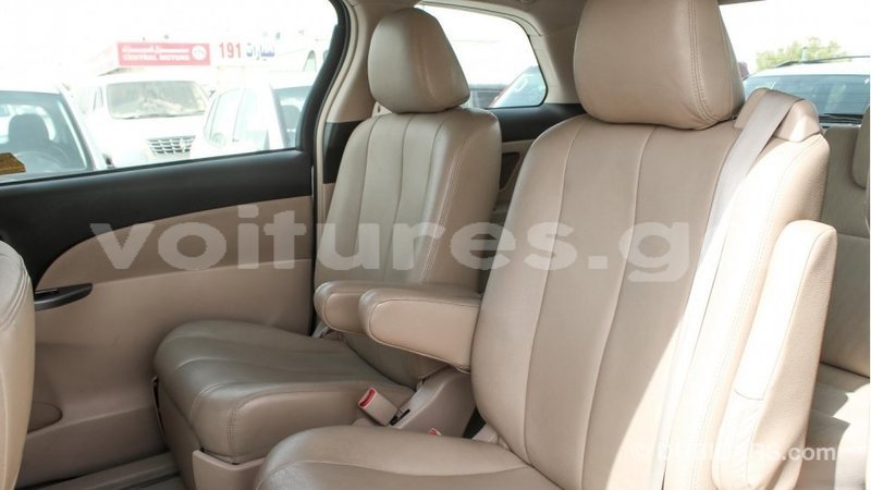 Big with watermark toyota previa estuaire import dubai 4526