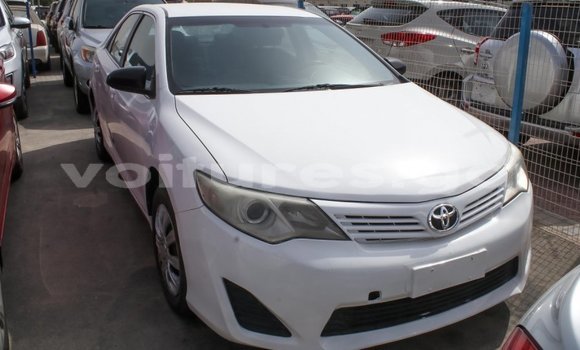 Acheter Import Voiture Toyota Camry Blanc à Import - Dubai, Estuaire Acheter Import Voiture Toyota Camry Blanc à Import - Dubai, Estuaire