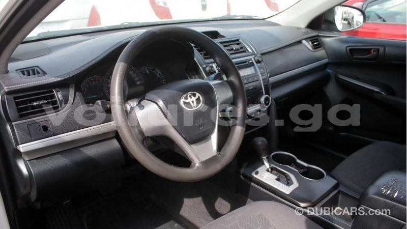 Big with watermark toyota camry estuaire import dubai 4527