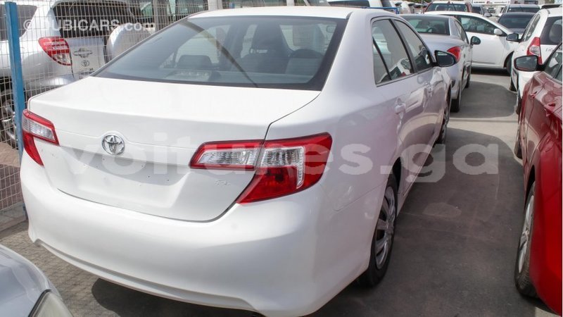 Big with watermark toyota camry estuaire import dubai 4527