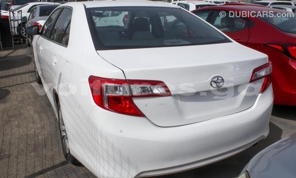 Acheter Import Voiture Toyota Camry Blanc à Import - Dubai, Estuaire Acheter Import Voiture Toyota Camry Blanc à Import - Dubai, Estuaire
