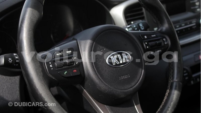 Big with watermark kia sorento estuaire import dubai 4528