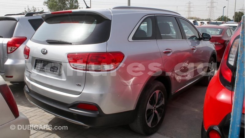 Big with watermark kia sorento estuaire import dubai 4528