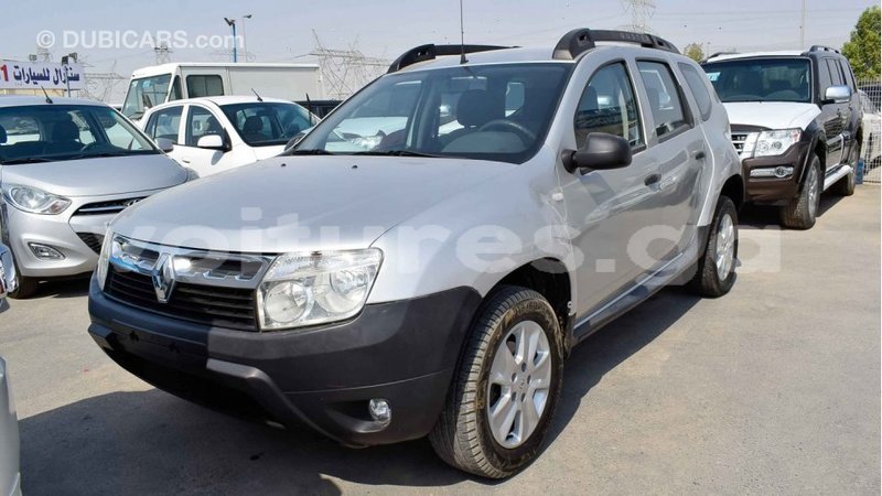 Big with watermark renault duster estuaire import dubai 4529