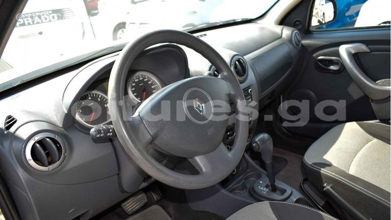 Big with watermark renault duster estuaire import dubai 4529