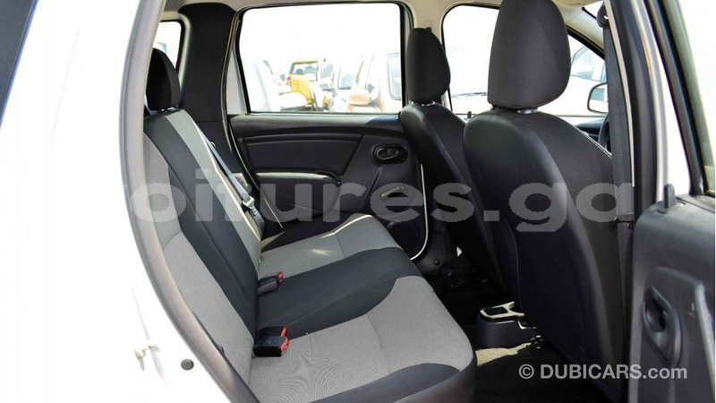 Big with watermark renault duster estuaire import dubai 4529