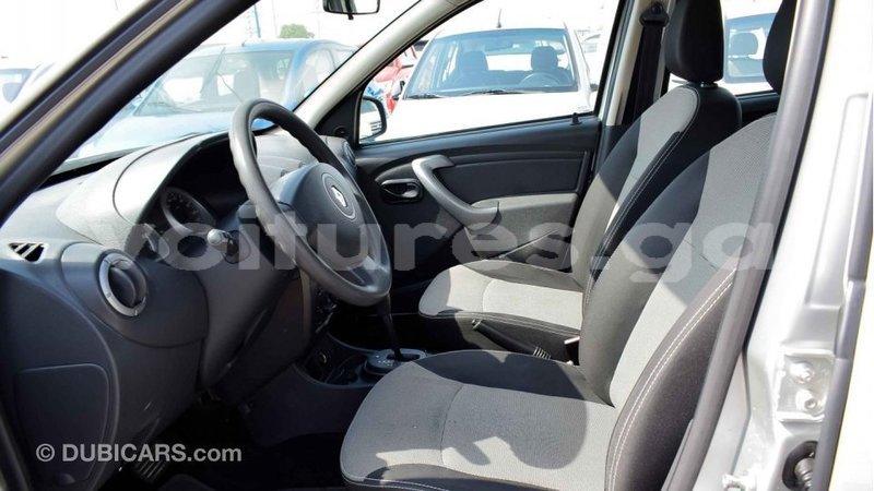 Big with watermark renault duster estuaire import dubai 4529