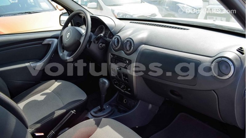 Big with watermark renault duster estuaire import dubai 4529