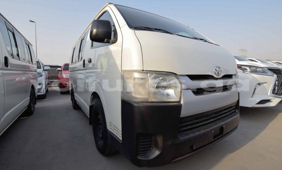 Acheter Import Voiture Toyota Hiace Blanc à Import - Dubai, Estuaire Acheter Import Voiture Toyota Hiace Blanc à Import - Dubai, Estuaire