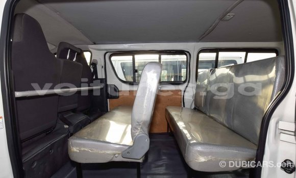 Acheter Import Voiture Toyota Hiace Blanc à Import - Dubai, Estuaire Acheter Import Voiture Toyota Hiace Blanc à Import - Dubai, Estuaire