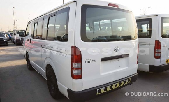 Acheter Import Voiture Toyota Hiace Blanc à Import - Dubai, Estuaire Acheter Import Voiture Toyota Hiace Blanc à Import - Dubai, Estuaire