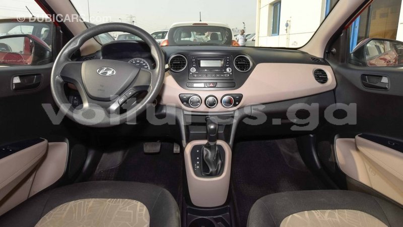 Big with watermark hyundai i10 estuaire import dubai 4531