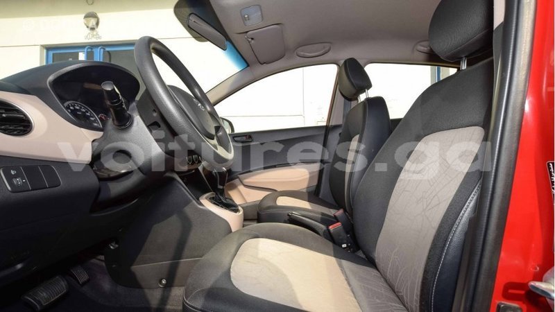 Big with watermark hyundai i10 estuaire import dubai 4531