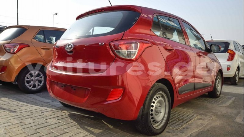 Big with watermark hyundai i10 estuaire import dubai 4531