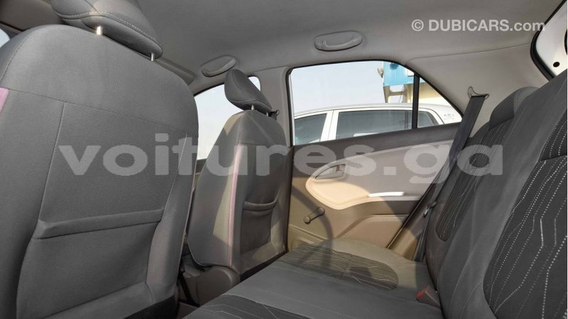 Big with watermark kia picanto estuaire import dubai 4532