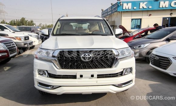 Acheter Import Voiture Toyota Land Cruiser Blanc à Import - Dubai, Estuaire Acheter Import Voiture Toyota Land Cruiser Blanc à Import - Dubai, Estuaire