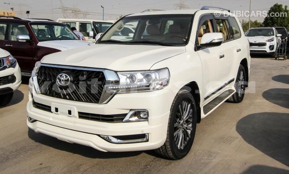 Acheter Import Voiture Toyota Land Cruiser Blanc à Import - Dubai, Estuaire Acheter Import Voiture Toyota Land Cruiser Blanc à Import - Dubai, Estuaire