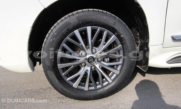 Acheter Import Voiture Toyota Land Cruiser Blanc à Import - Dubai, Estuaire Acheter Import Voiture Toyota Land Cruiser Blanc à Import - Dubai, Estuaire