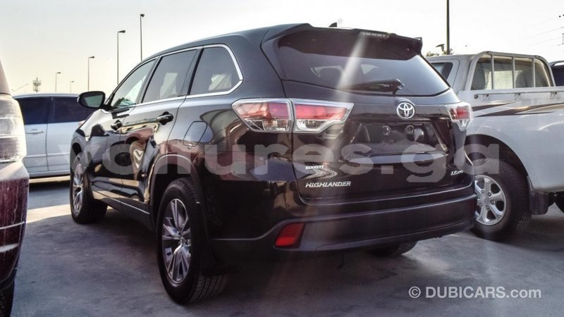 Big with watermark toyota highlander estuaire import dubai 4536