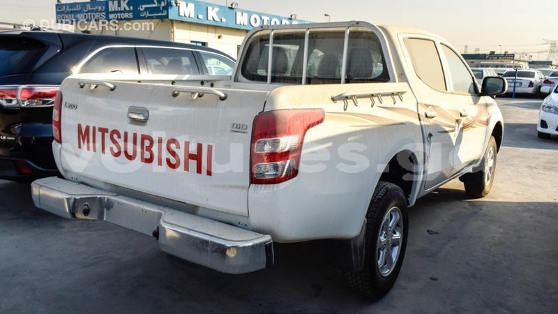 Big with watermark mitsubishi l200 estuaire import dubai 4537