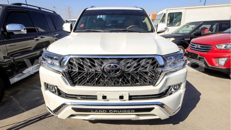 Big with watermark toyota land cruiser estuaire import dubai 4538