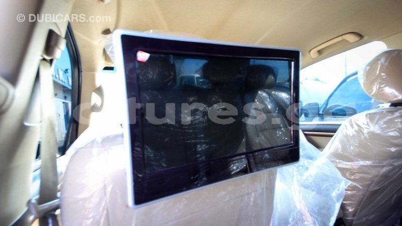 Big with watermark toyota land cruiser estuaire import dubai 4538