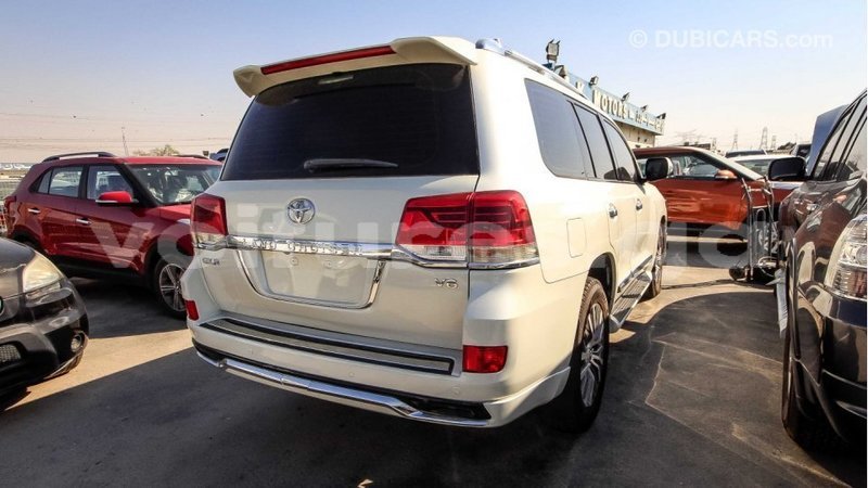 Big with watermark toyota land cruiser estuaire import dubai 4538