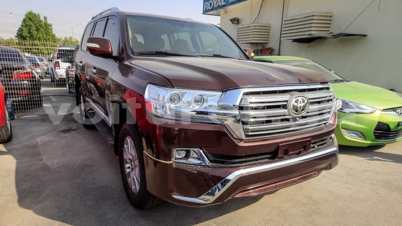 Big with watermark toyota land cruiser estuaire import dubai 4540