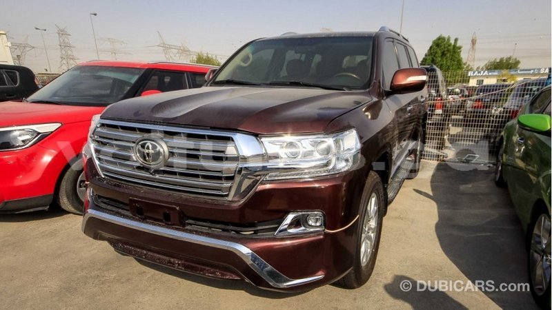 Big with watermark toyota land cruiser estuaire import dubai 4540