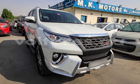 Acheter Import Voiture Toyota Fortuner Blanc à Import - Dubai, Estuaire Acheter Import Voiture Toyota Fortuner Blanc à Import - Dubai, Estuaire