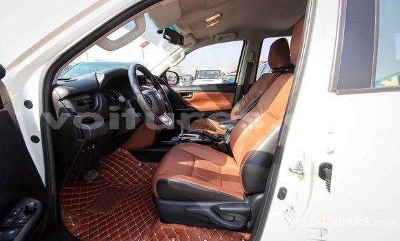 Acheter Import Voiture Toyota Fortuner Blanc à Import - Dubai, Estuaire Acheter Import Voiture Toyota Fortuner Blanc à Import - Dubai, Estuaire